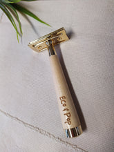 Lataa kuva Galleria-katseluun, Eco&amp;Pop Premium Safety Razor, Maple/Gold
